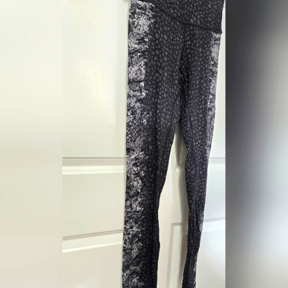 Lululemon Leggings - Picture 9 of 9